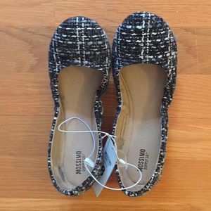 Black and white flats